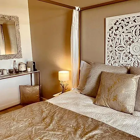 La Lagune Bed & Breakfast